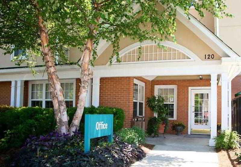 Towneplace Suites Raleigh Cary/Weston Parkway Exterior photo