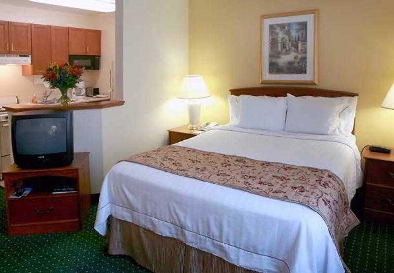 Towneplace Suites Raleigh Cary/Weston Parkway Room photo